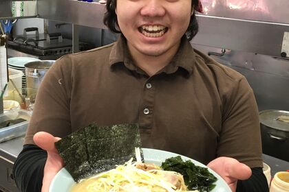 店員ラーメン